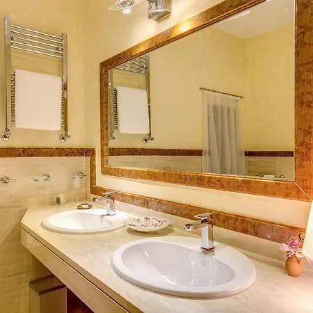 Suiteinrome Center بيت ضيافة روما
