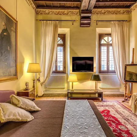 Casa de hóspedes Suiteinrome Center